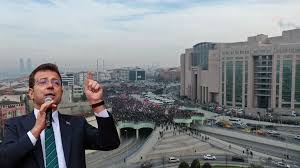 Read more about the article Adalet Sarayı önünde toplanan halkın hatırlattıkları…