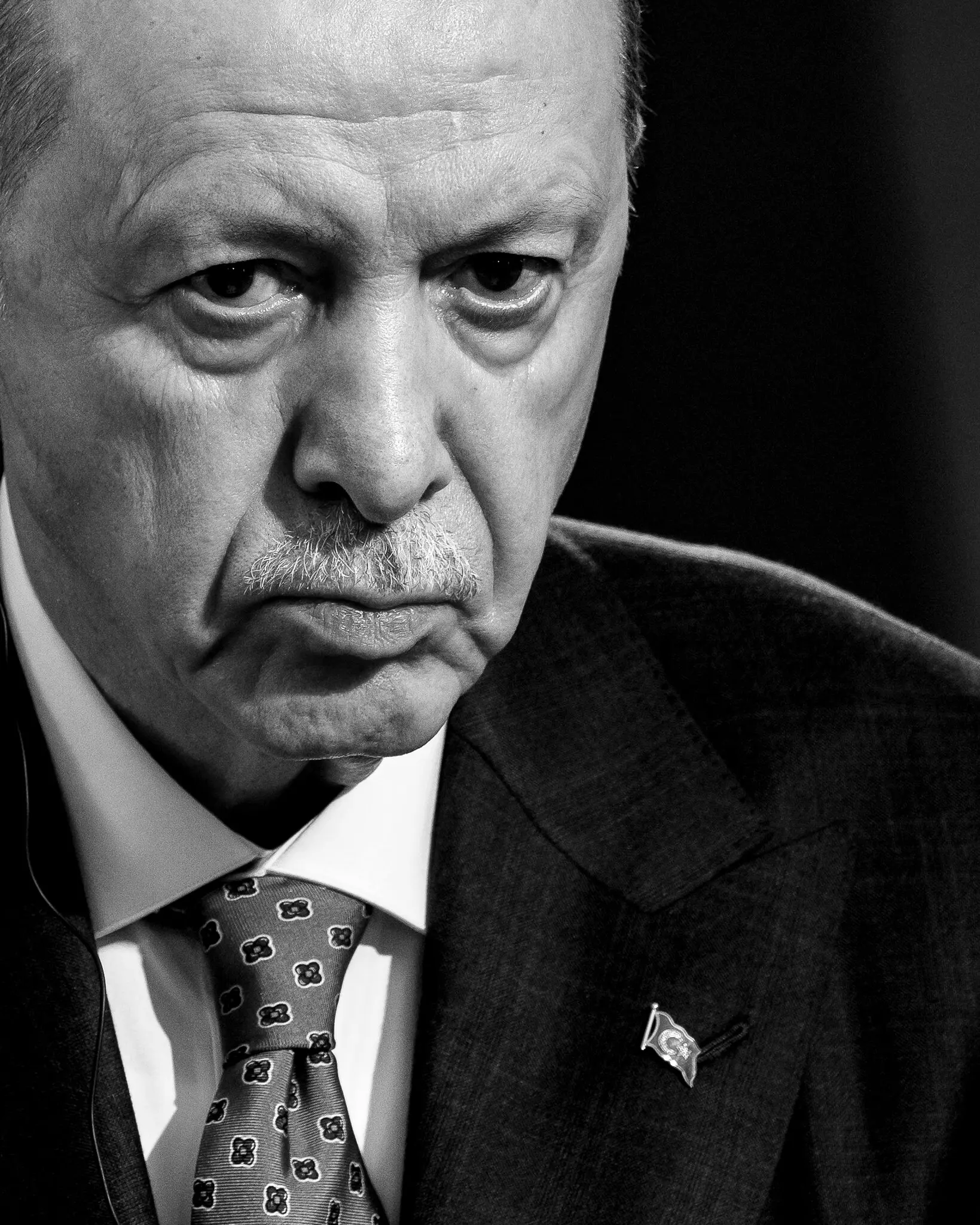 You are currently viewing CB Erdoğan en iyi bildiği işi yapıyor; adaylığını tartıştırıyor…