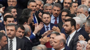 Read more about the article Yeni gelen bakanlara “Hoşgeldiniz” yazısı…